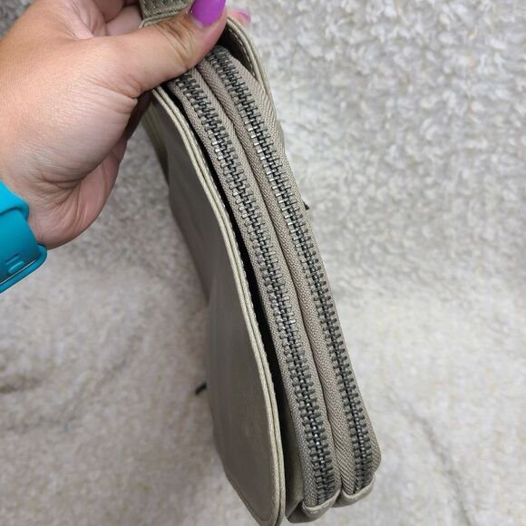 Matt & Nat Vegan Messanger style Tan shoulder bag - Picture 7 of 11